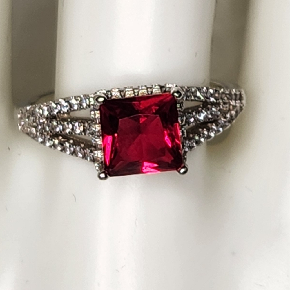 Sz.9 Ruby Red S925  Ring